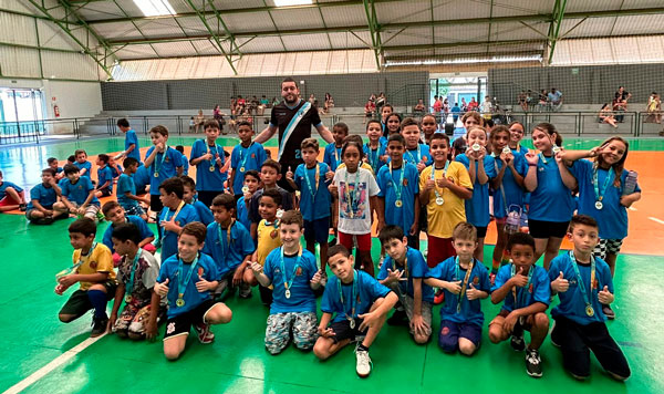 Festival Tiradentes De Mini Handebol Reuniu Crian As Gazeta De